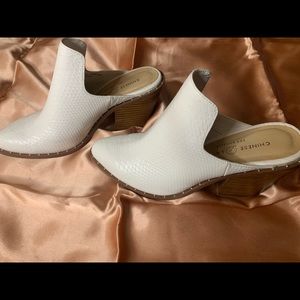 Never Been Worn 8.5 Chinese Laundry